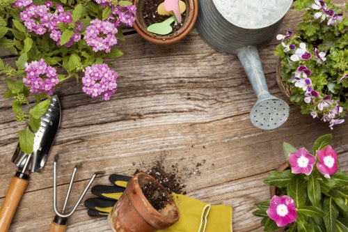Gardeners Locks Bottom professional garden care introduction